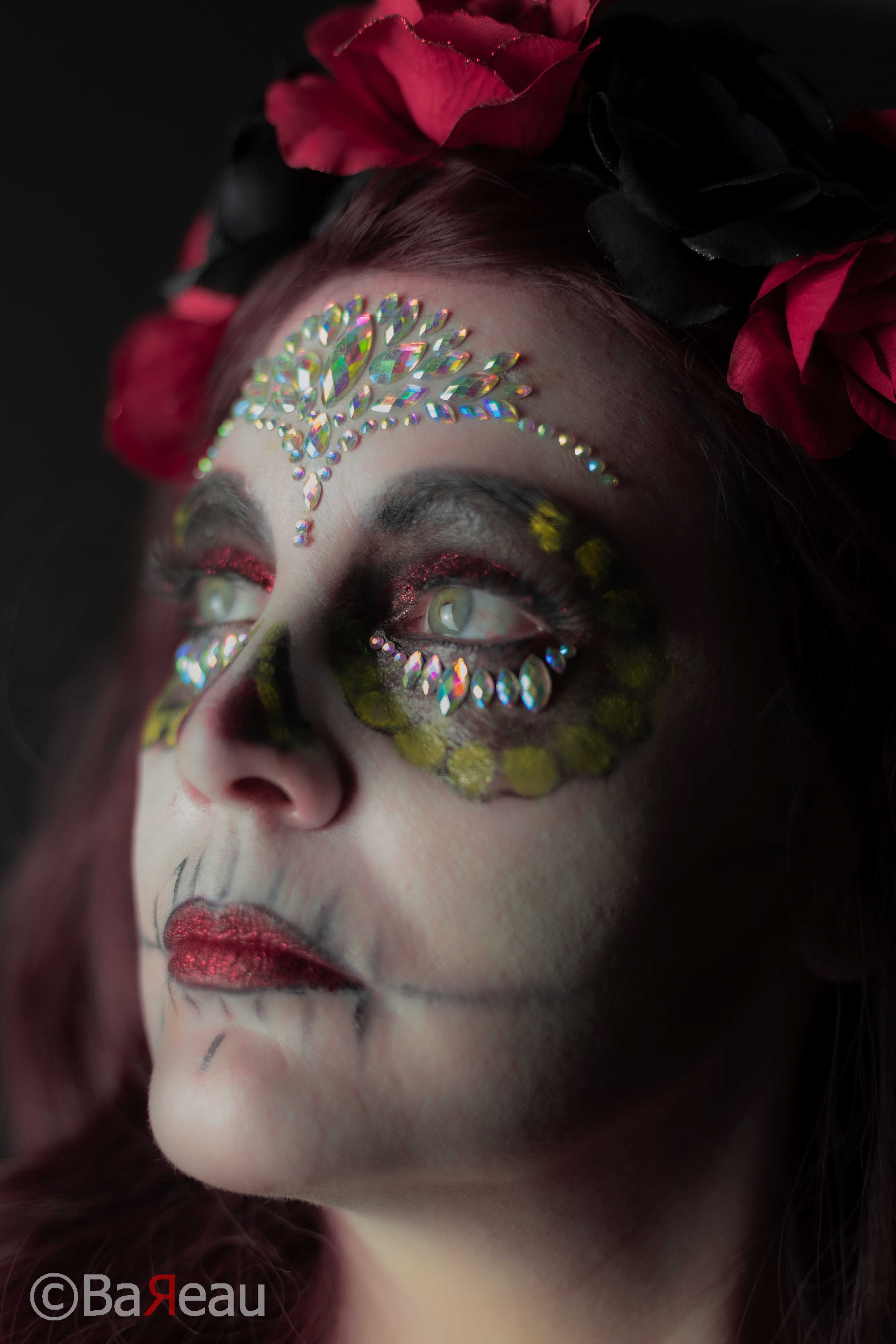 Visage d'une femme maquillée